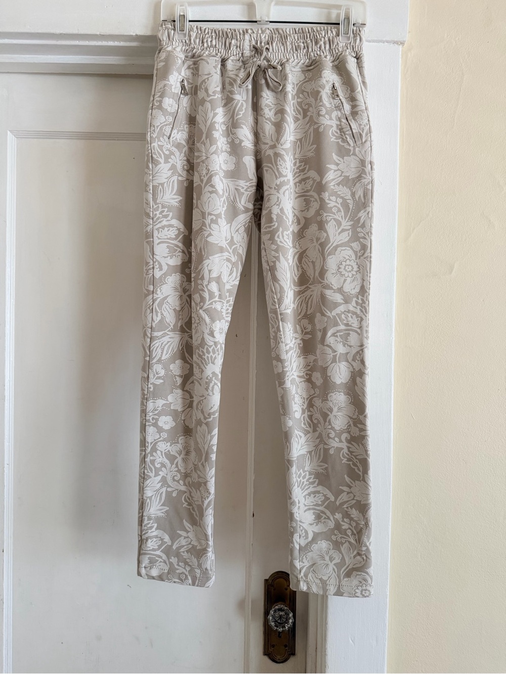 Nostalgia Cream Elastic Waistband Pants with Subtle Floral Detail